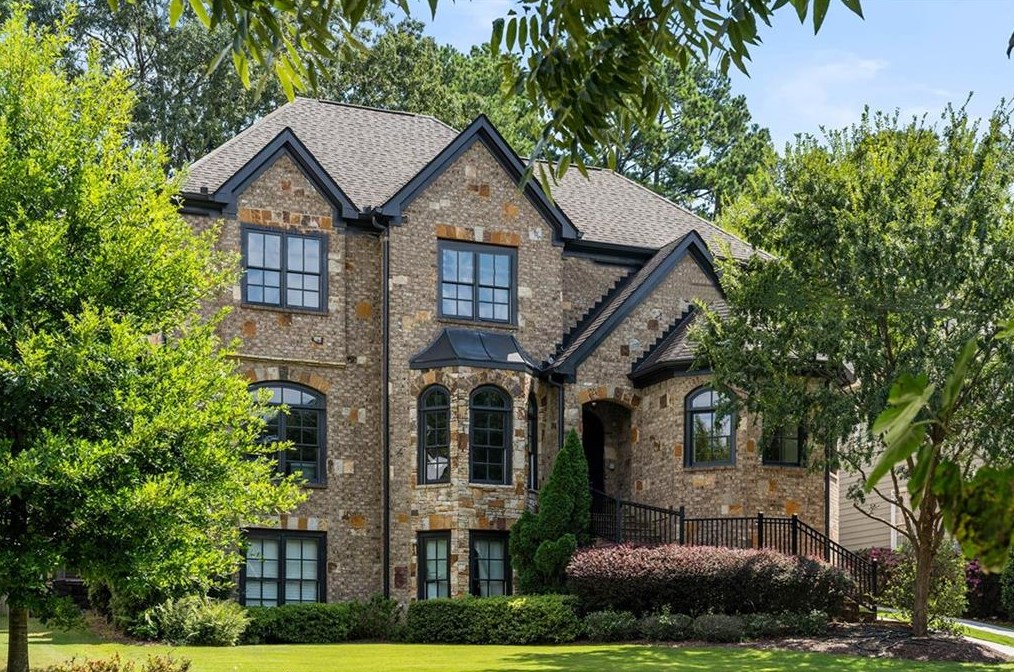 2707 Skyland Dr, Atlanta GA  30319-3645 exterior