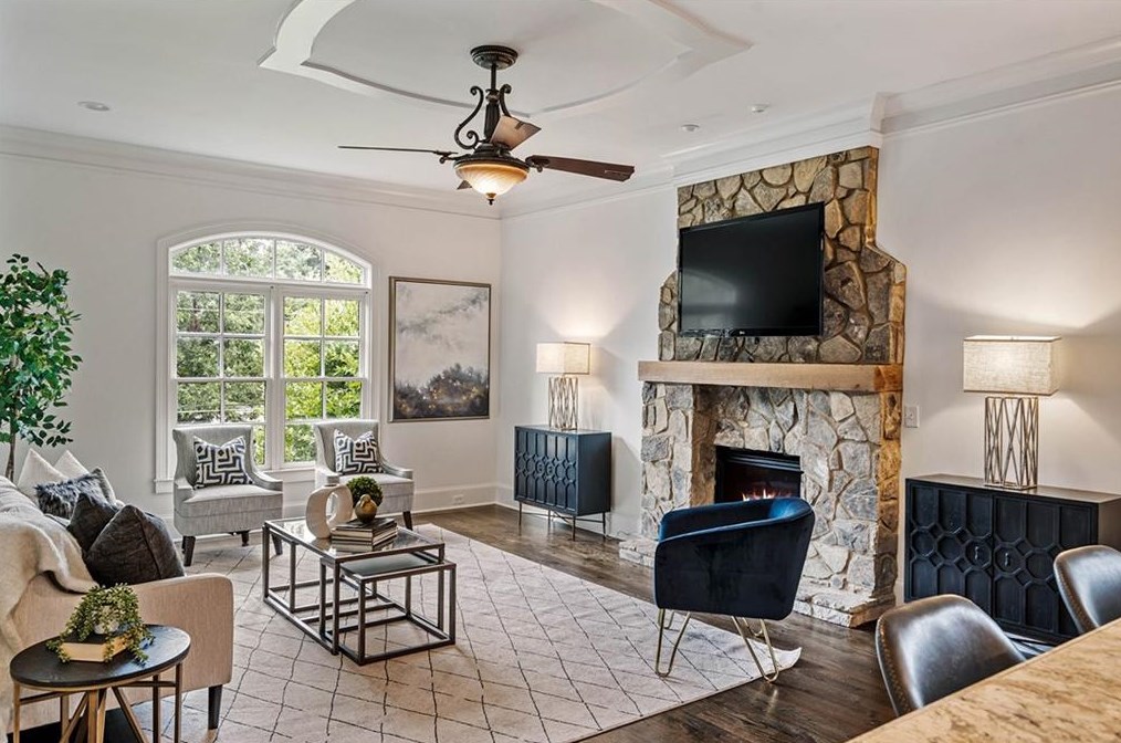2707 Skyland Dr, Atlanta GA  30319-3645 exterior