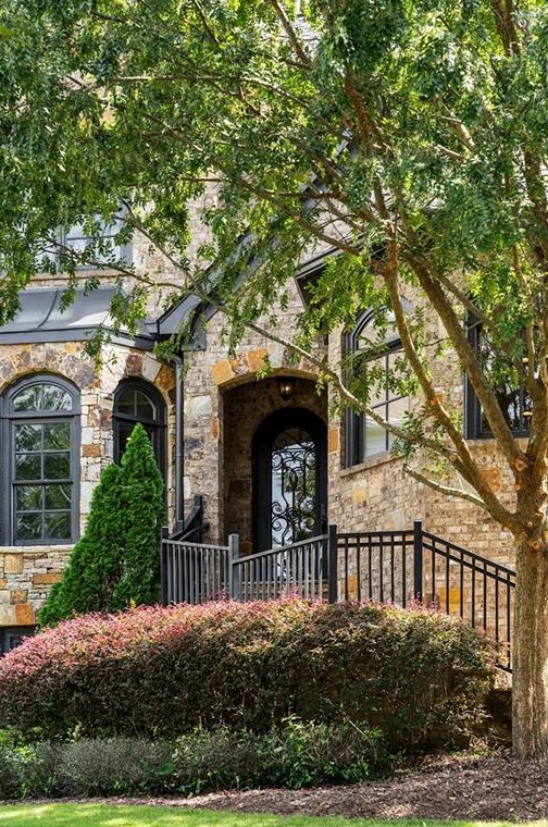 2707 Skyland Dr, Atlanta GA  30319-3645 exterior