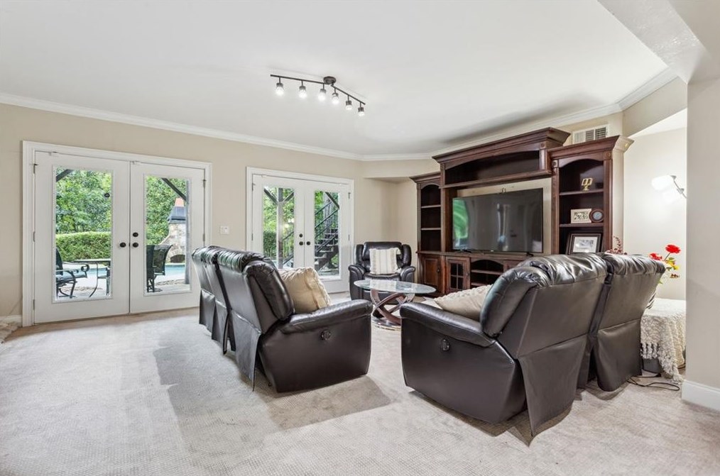 3073 Woodrow Way, Atlanta GA  30319-2707 exterior