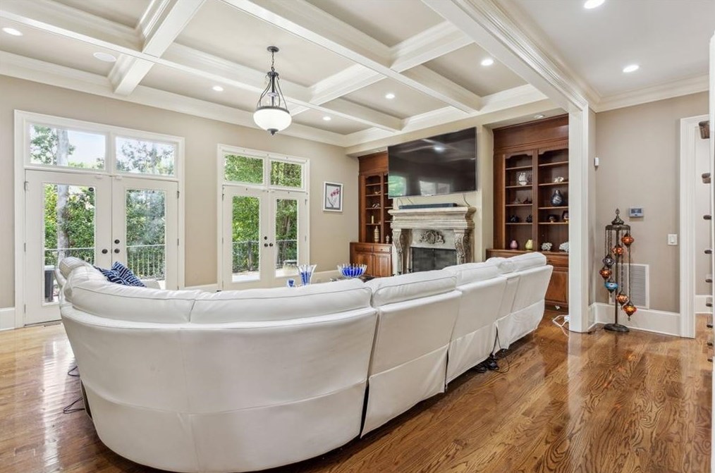 3073 Woodrow Way, Atlanta GA  30319-2707 exterior