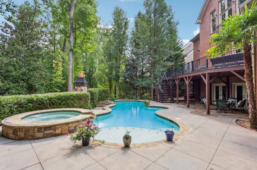 3073 Woodrow Way, Atlanta GA  30319-2707 exterior