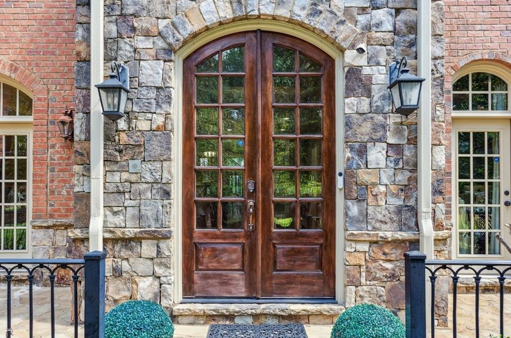 3073 Woodrow Way, Atlanta GA  30319-2707 exterior