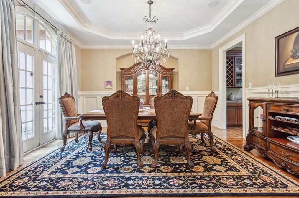 3073 Woodrow Way, Atlanta GA  30319-2707 exterior