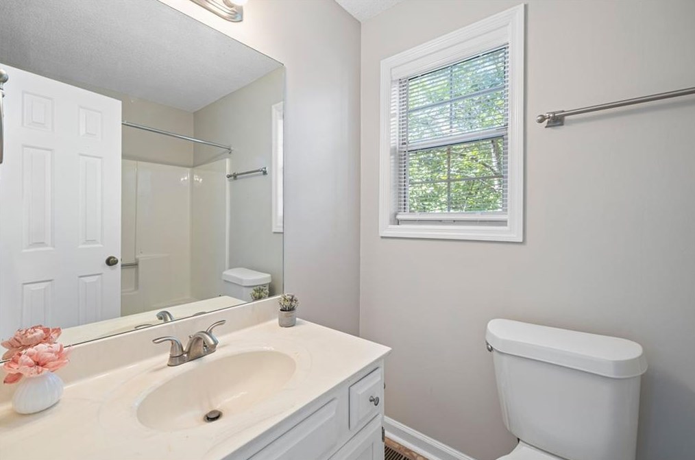 5056 Laurel Brg Dr, Smyrna GA 30082-4833 exterior