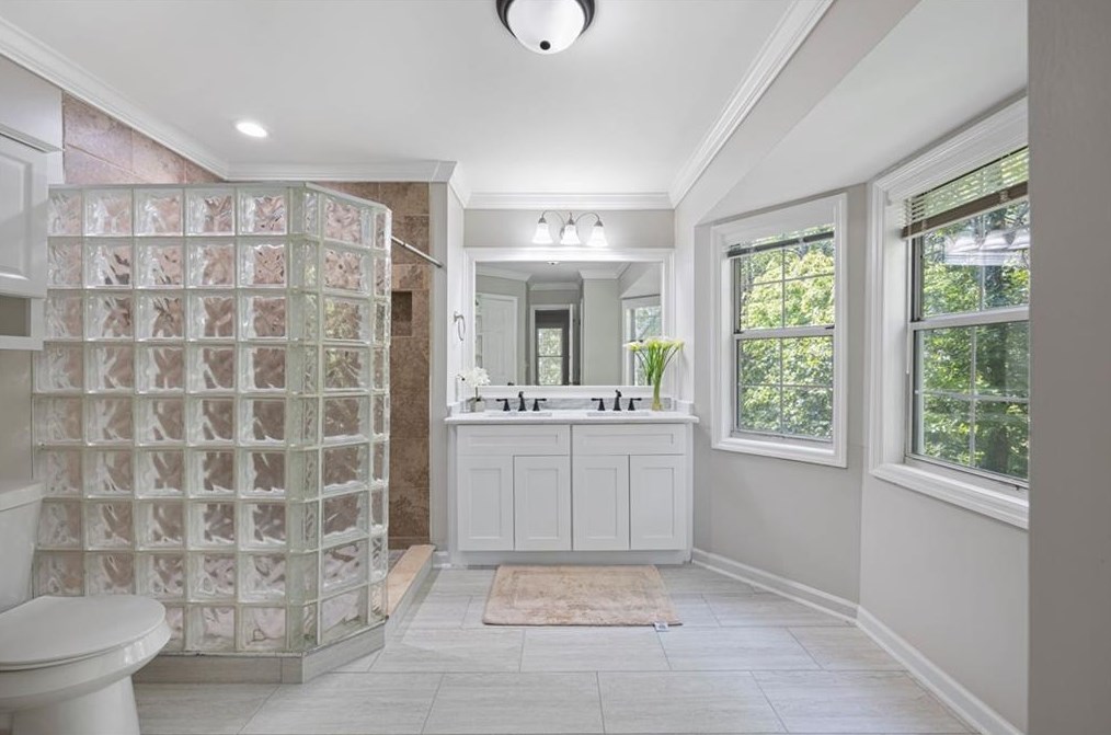 5056 Laurel Brg Dr, Smyrna GA 30082-4833 exterior