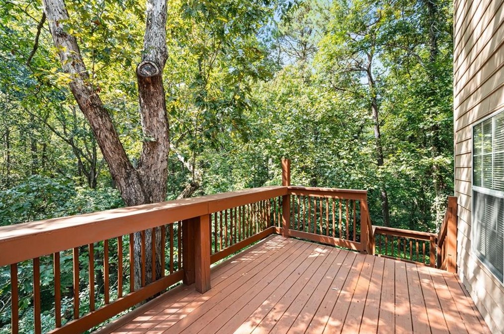 5056 Laurel Brg Dr, Smyrna GA 30082-4833 exterior