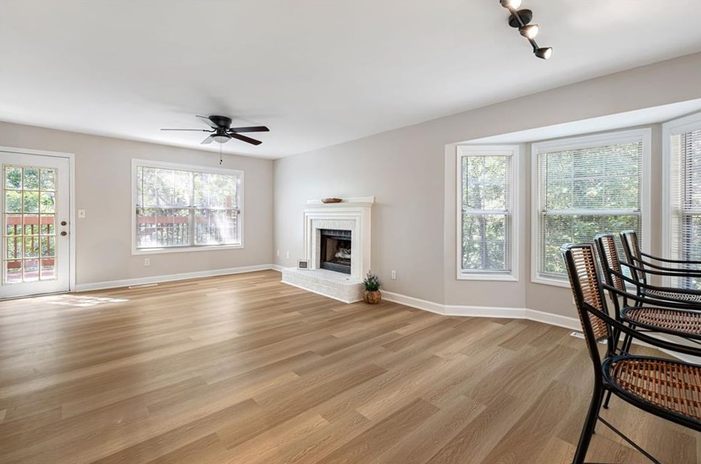 5056 Laurel Bridge Dr, Smyrna GA  30082-4833 exterior