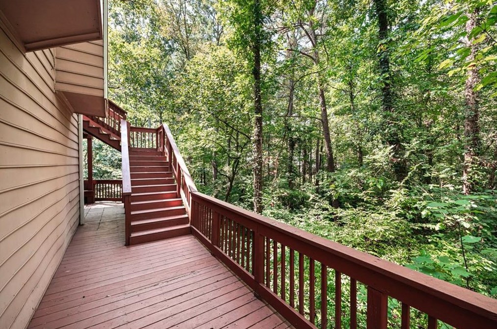 5056 Laurel Brg Dr, Smyrna GA 30082-4833 exterior