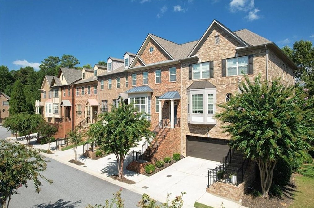 9046 Woodland Trl, Alpharetta, GA 30009-8758