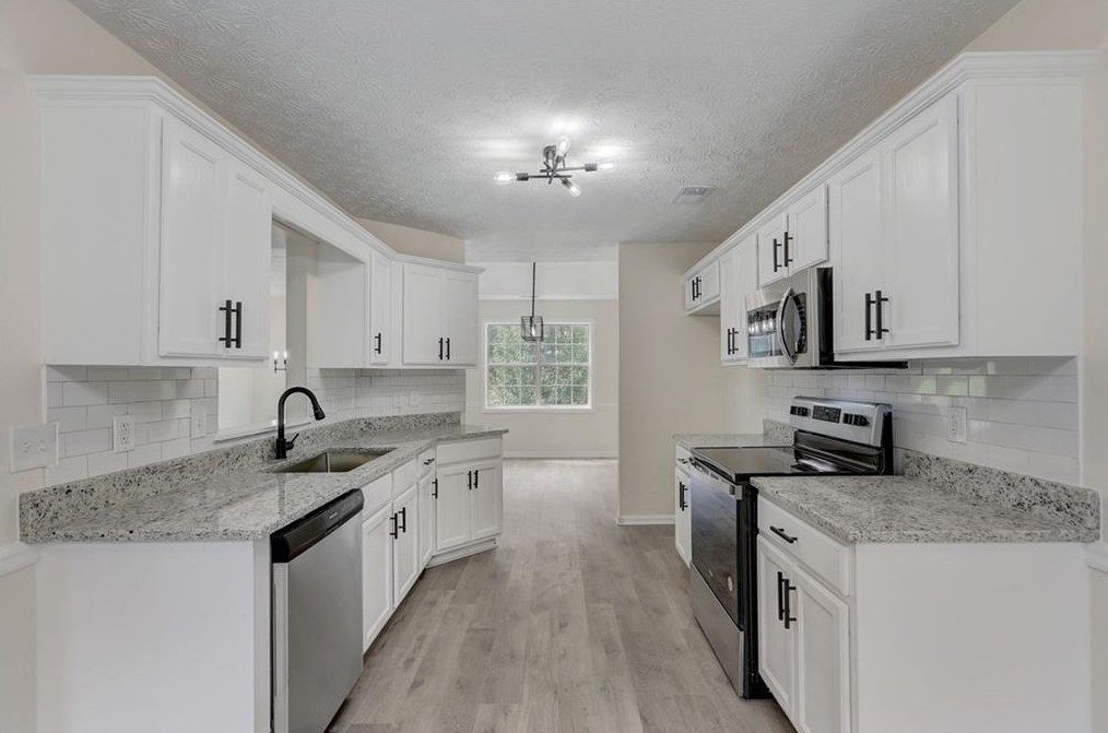 80 Parkwood, Porterdale, GA 30016