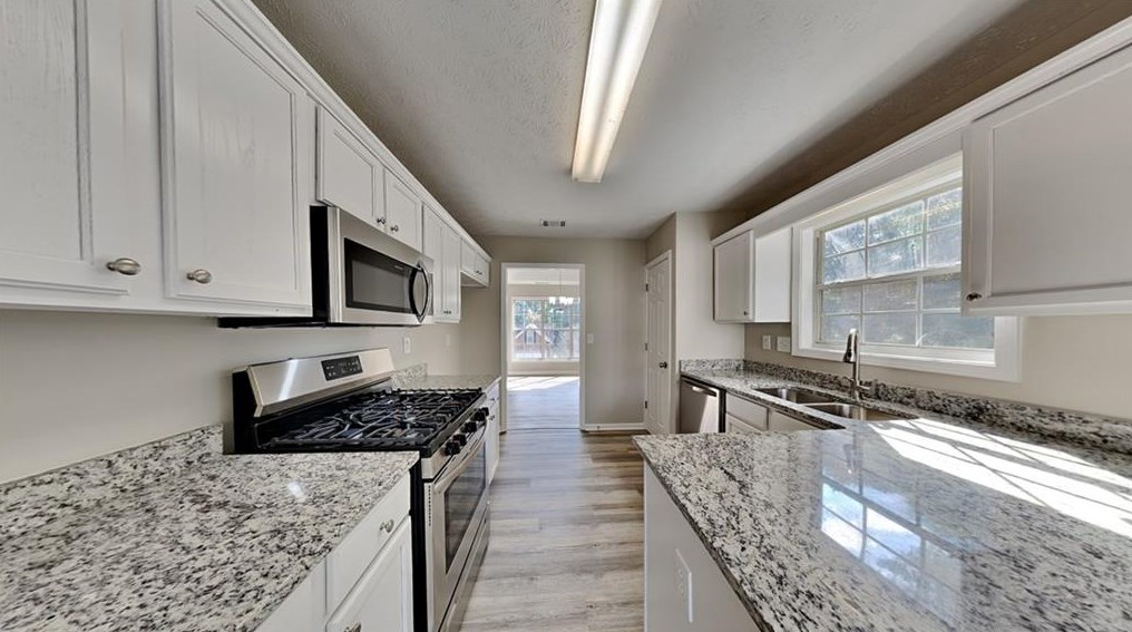 3299 Kings Bay Ct, Decatur GA  30034-7114 exterior