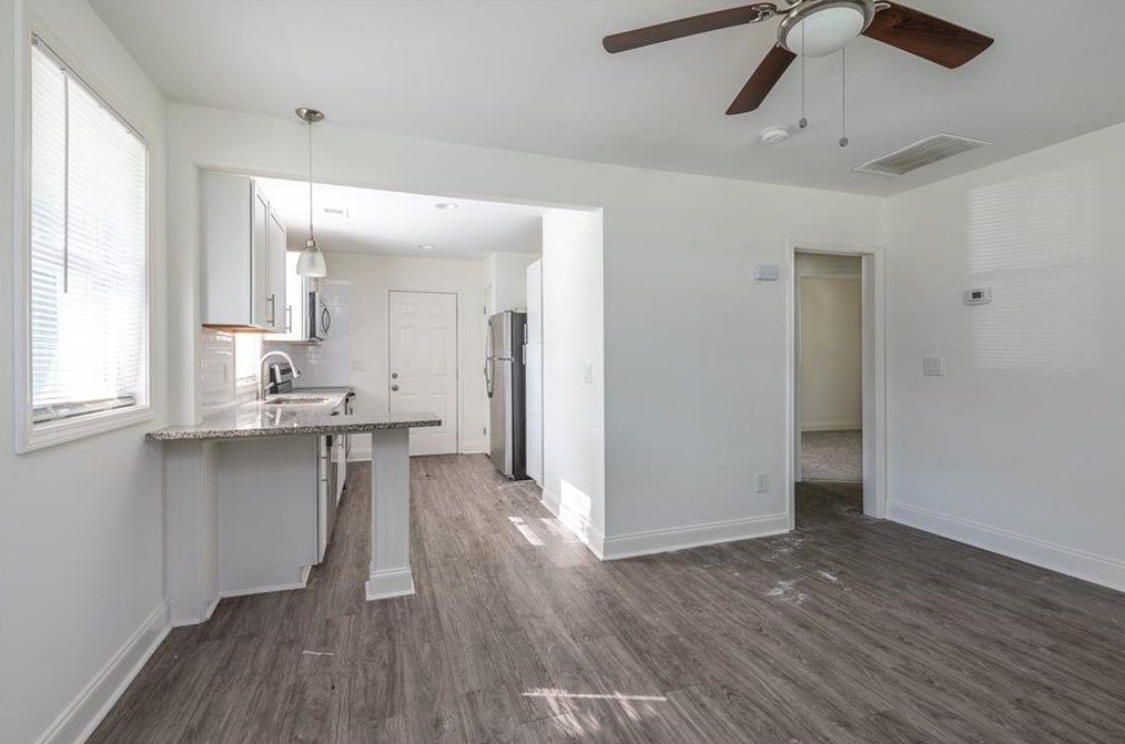 2586 Loghaven Dr Nw, Atlanta, GA 30318