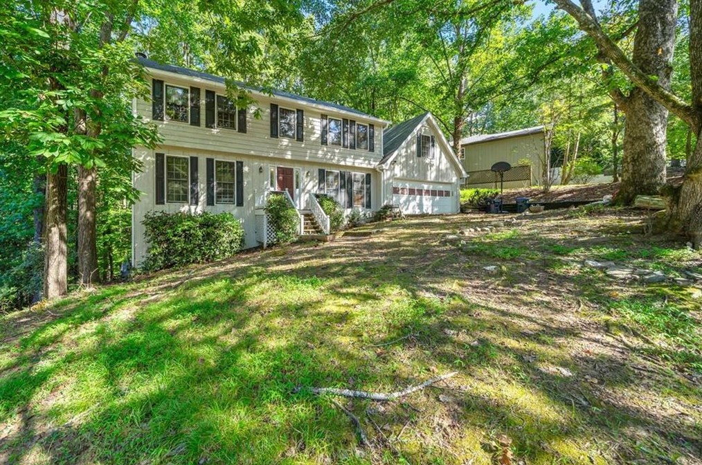 330 Clear Creek Ct, Roswell, GA 30076-3013