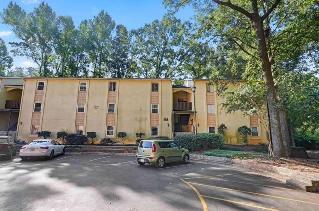 2390 Lawrenceville Hwy, Decatur, GA 30033-3145