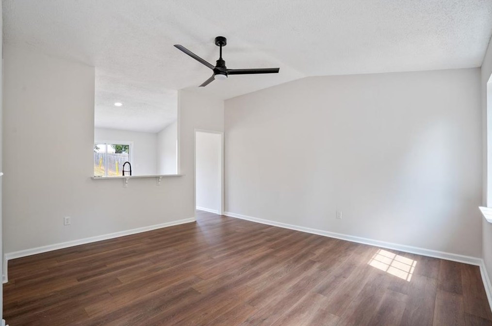 330 Hollow Ridge Dr, Athens, GA 30607-1544
