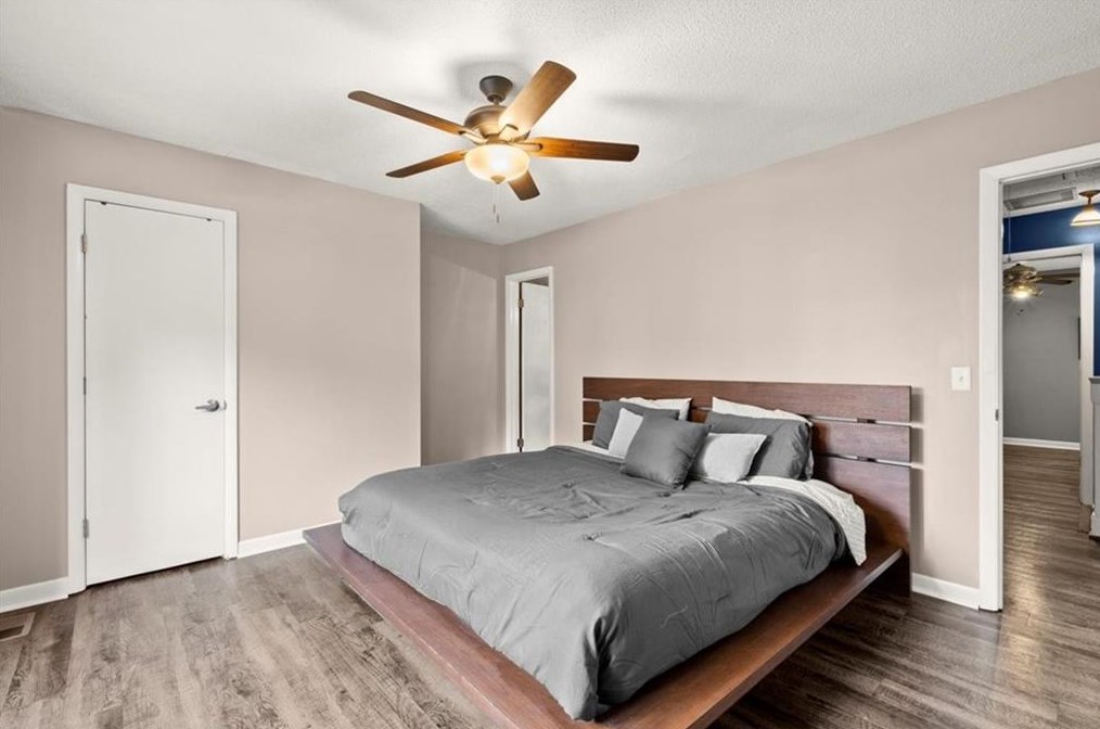 200 Roswell Landings Dr, Roswell GA  30075-3876 exterior