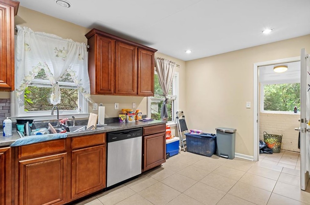 2528 Amelia Ave, Decatur GA  30032-3212 exterior