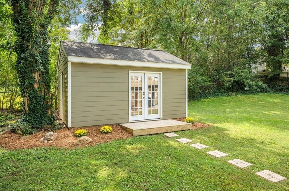 2080 Nancy Cir, Smyrna GA  30080-3847 exterior
