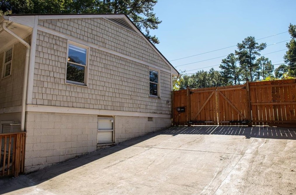 2735 Skyland Dr, Atlanta GA  30319-3645 exterior
