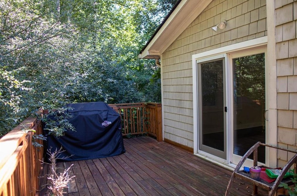 2735 Skyland Dr, Atlanta GA  30319-3645 exterior