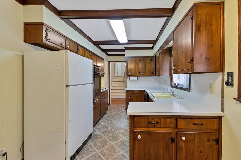 2000 Hollidon Rd, Decatur GA  30033-1023 exterior