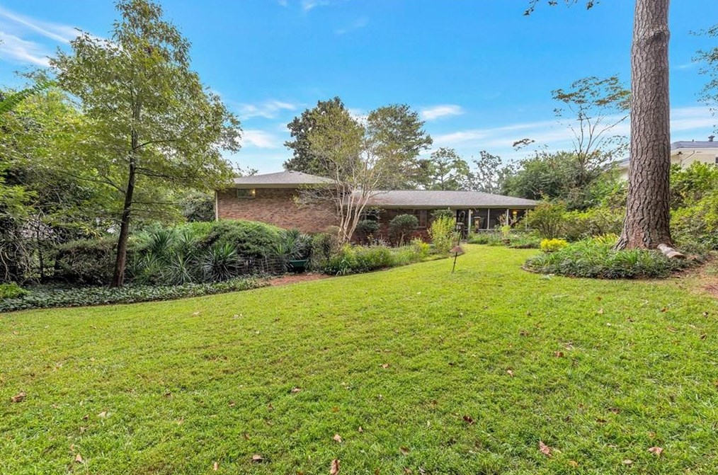 2000 Hollidon Rd, Decatur GA  30033-1023 exterior