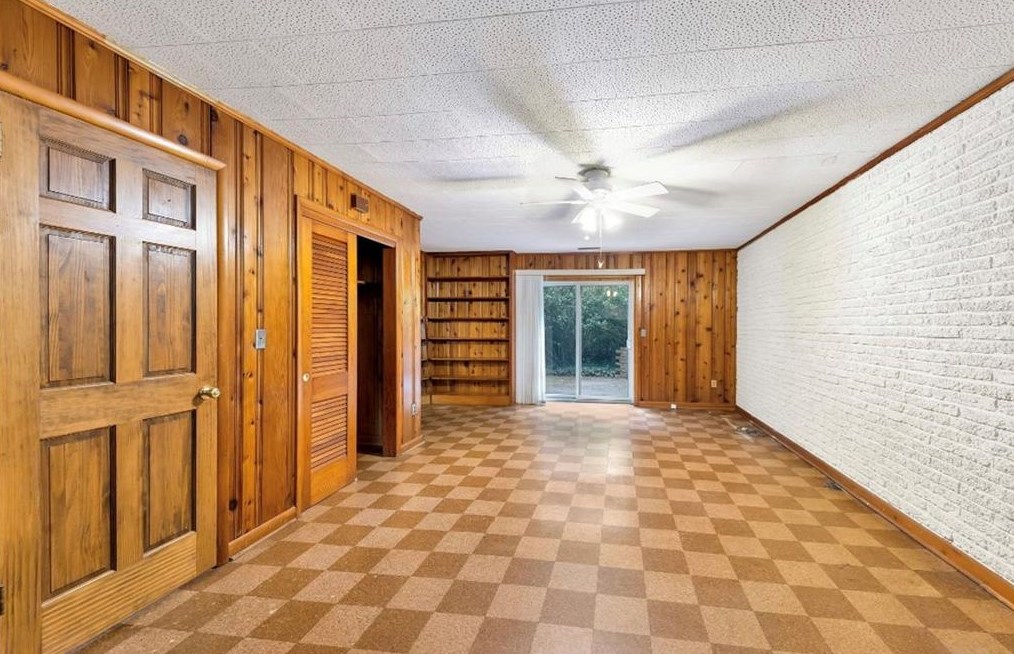 2000 Hollidon Rd, Decatur GA  30033-1023 exterior