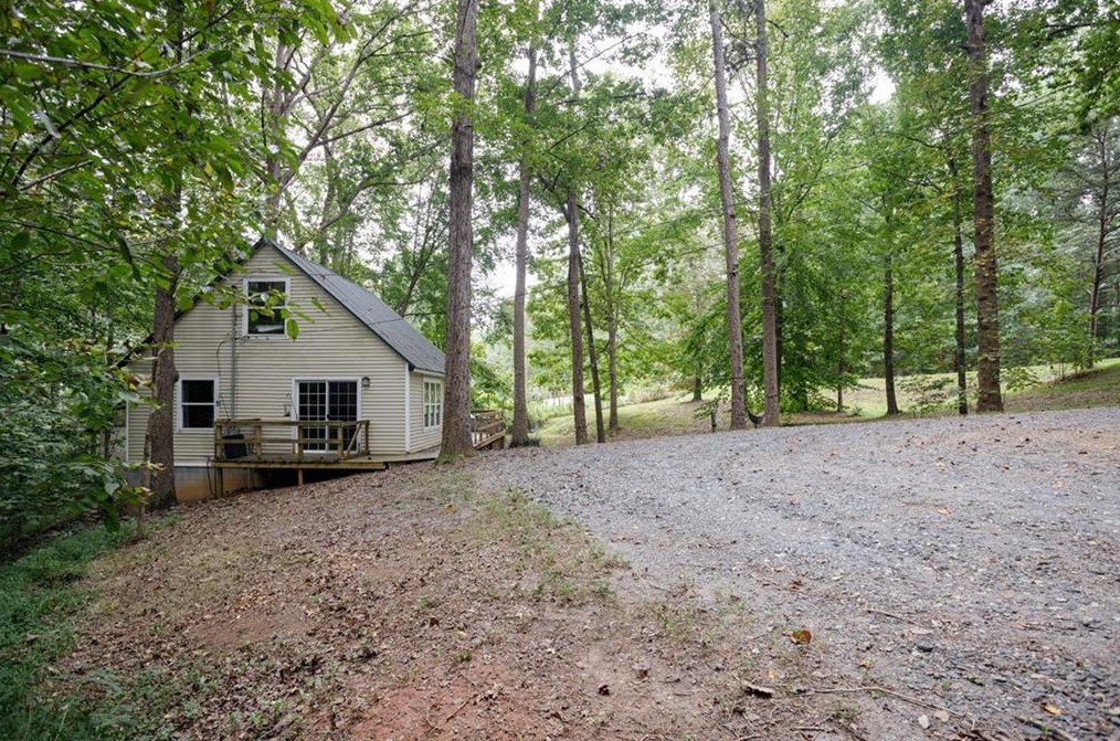81 Stonebridge Cove Way, Lavonia, GA 30553