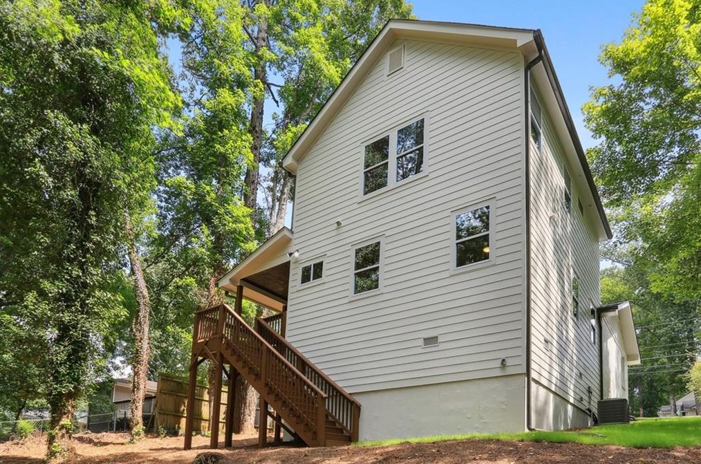 821 Larry Ln, Decatur GA  30033-4818 exterior