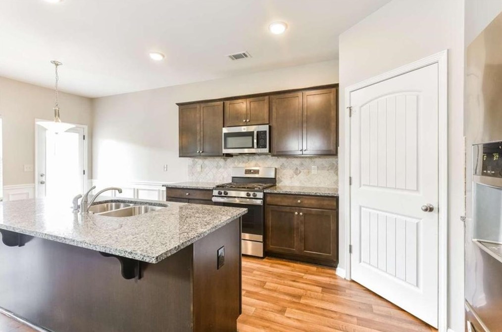 1962 Township Dr, Winder GA  30680-5633 exterior