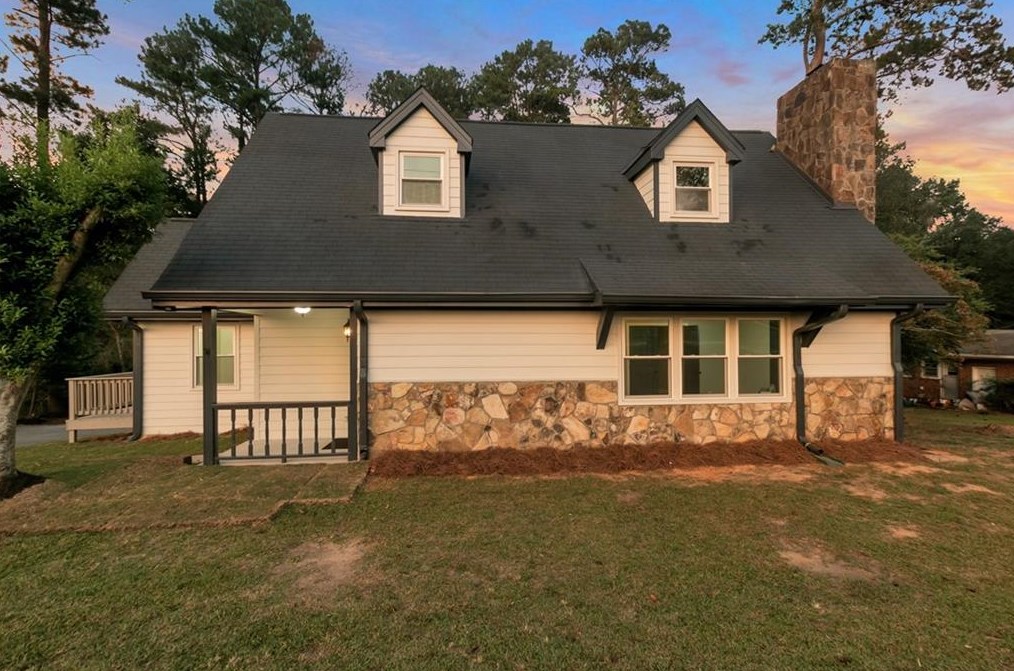 327 W Candler St, Winder, GA 30680