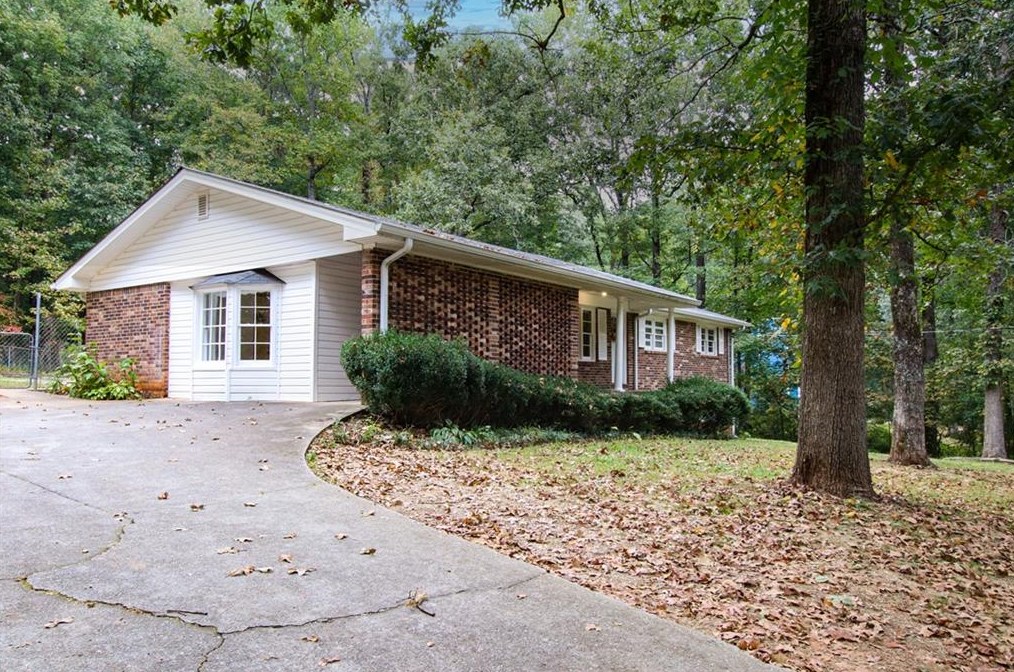 4766 Mockingbird Ln, Douglasville, GA 30135-3614