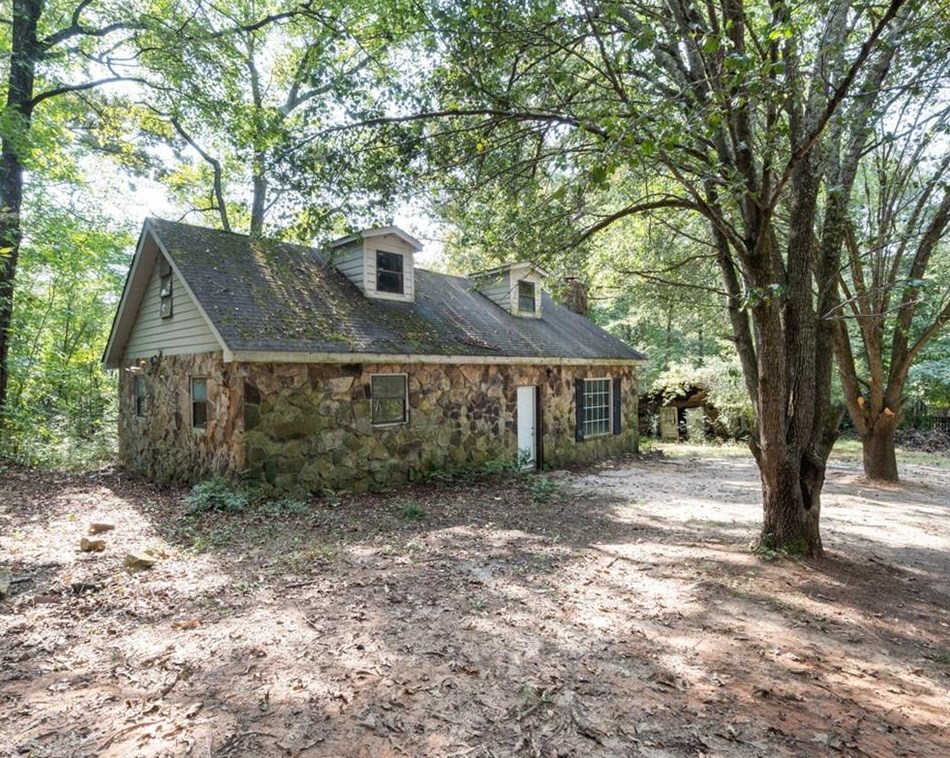 683 Almon Rd, Porterdale, GA 30014