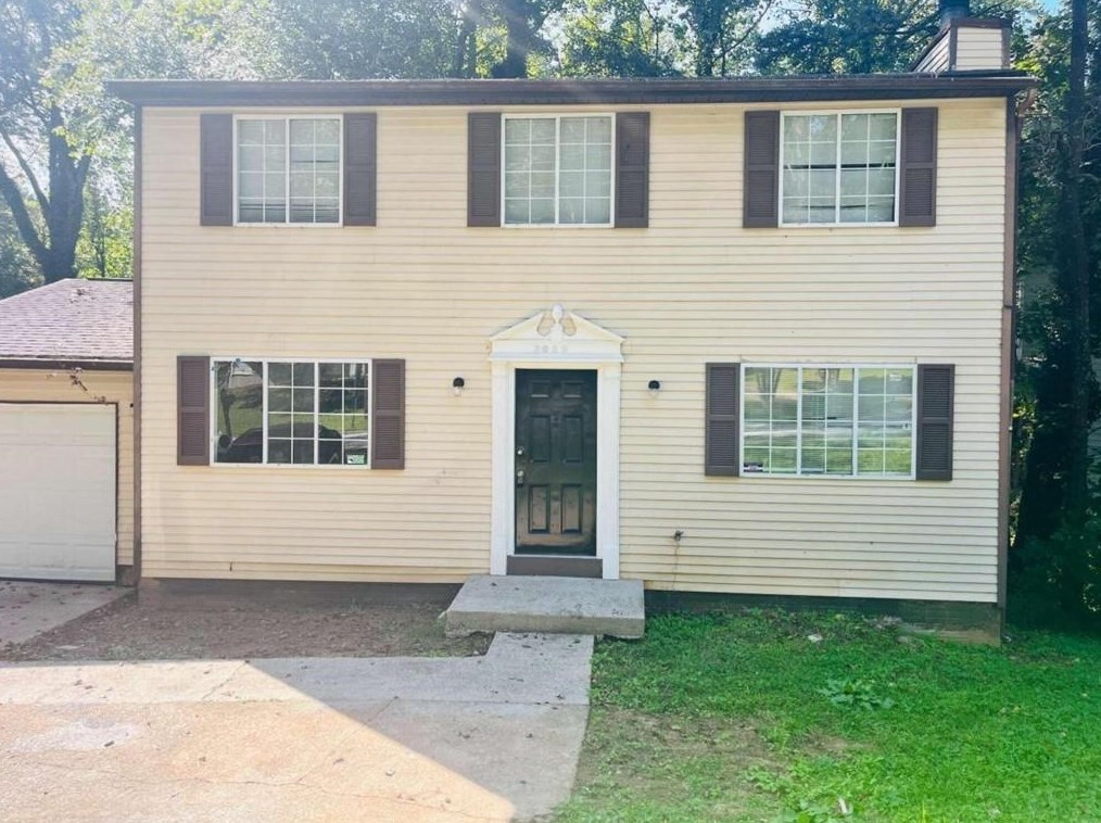 2027 Scarbrough Dr, Stone Mountain, GA 30088