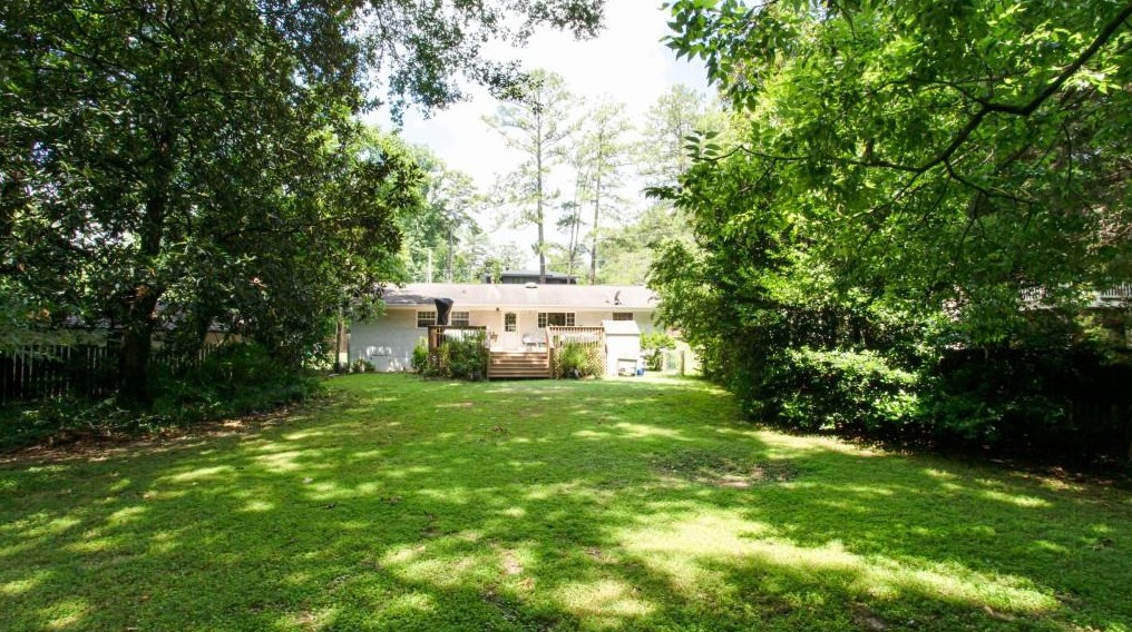 1747 Wayland Cir, Atlanta GA  30319-3611 exterior