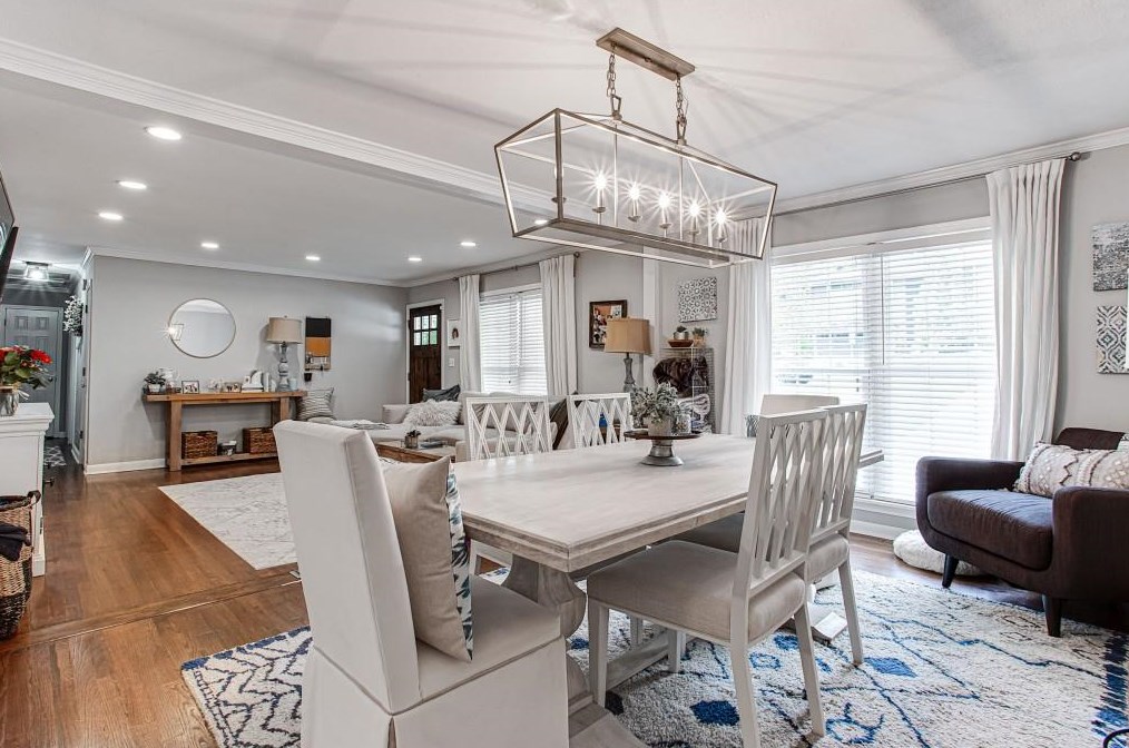 1747 Wayland Cir, Atlanta GA  30319-3611 exterior