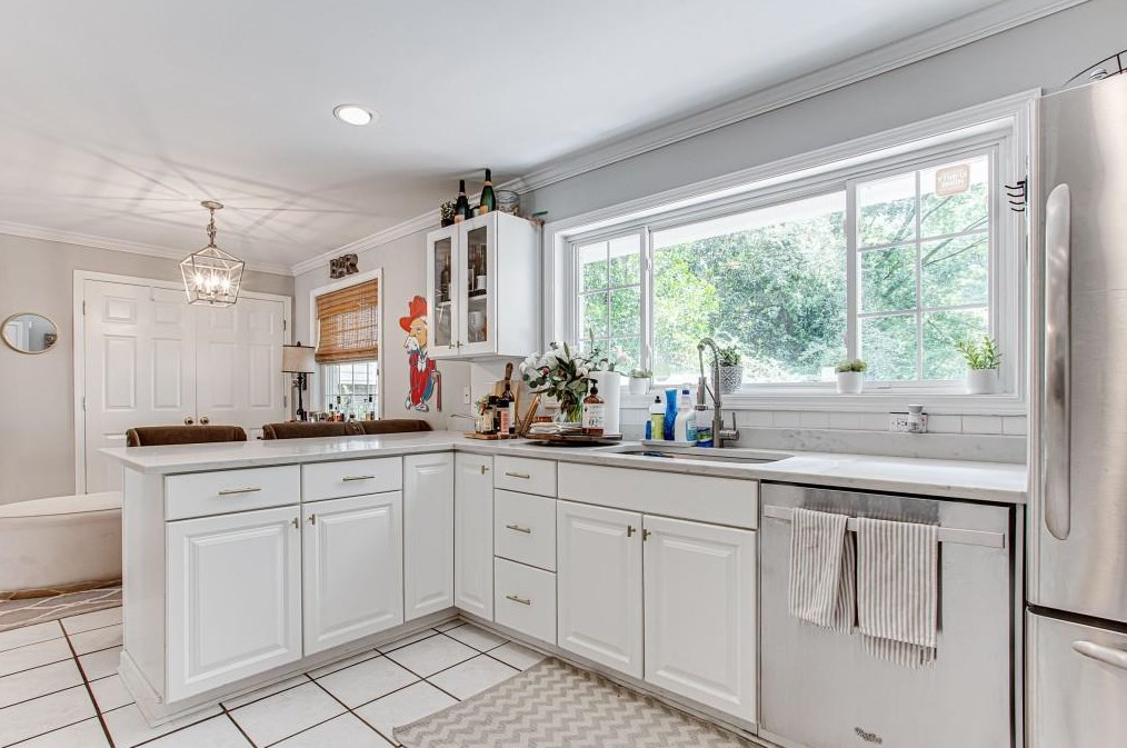 1747 Wayland Cir, Atlanta GA  30319-3611 exterior