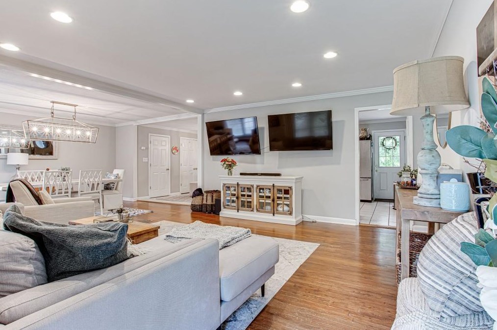 1747 Wayland Cir, Atlanta, GA 30319-3611
