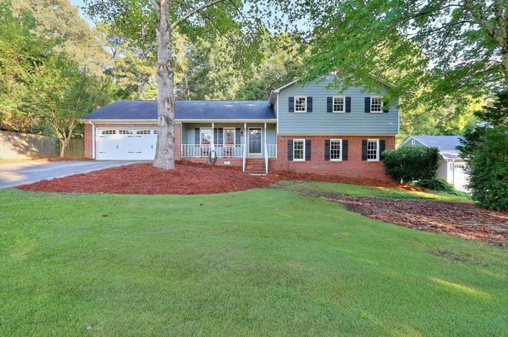 1515 Ridge Forest Ln, Grayson, GA 30017-1721