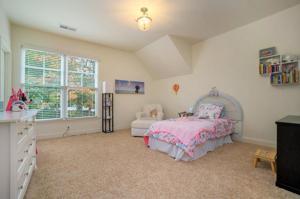 1376 Windsor Pkwy, Atlanta GA  30319-2650 exterior