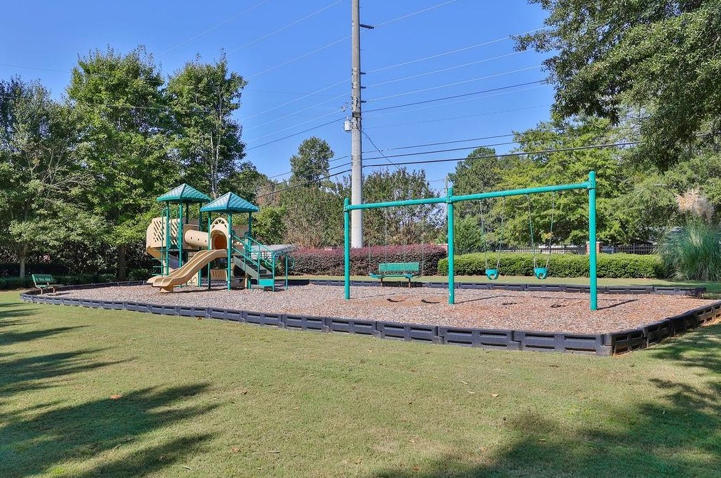 421 Acorn Dr, Acworth GA  30102-8500 exterior