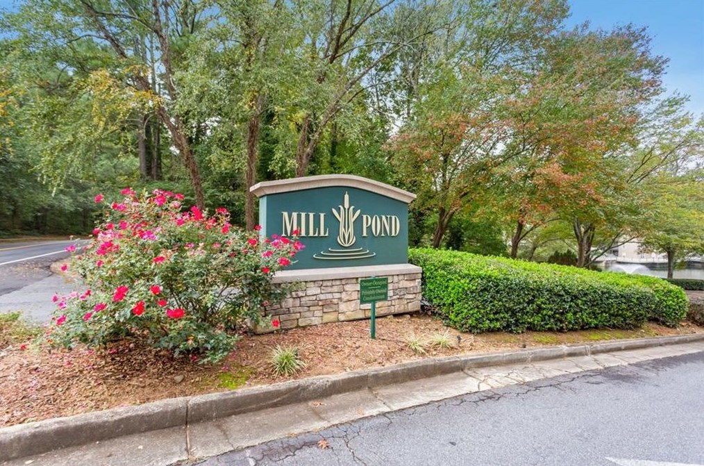 906 Mill Pond Dr Se, Smyrna, GA 30082