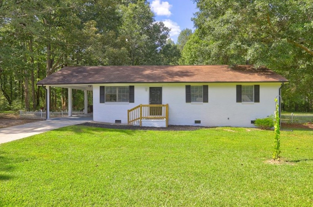 31 Briarcliff Rd, Griffin, GA 30223-7010