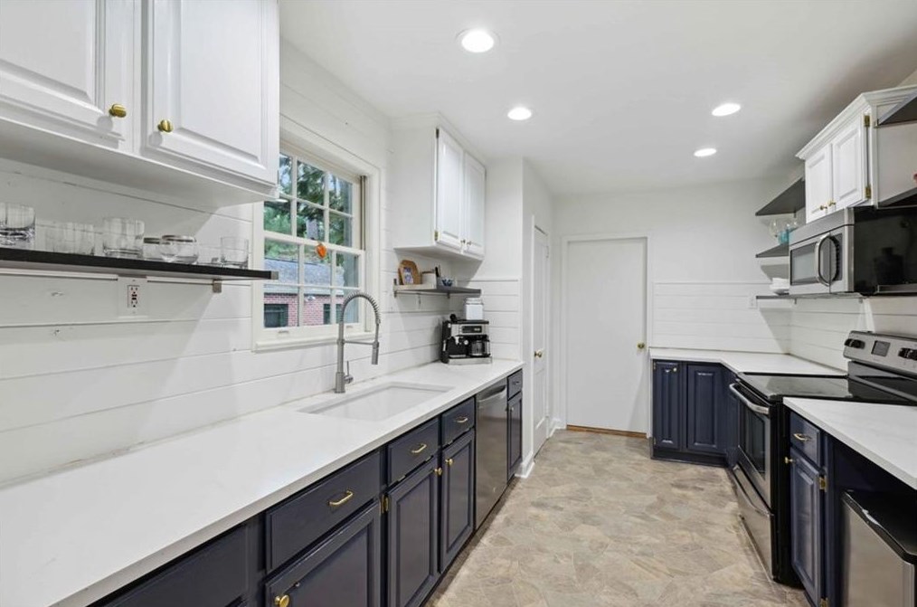 1906 Westminster Way, Atlanta GA  30307-1135 exterior