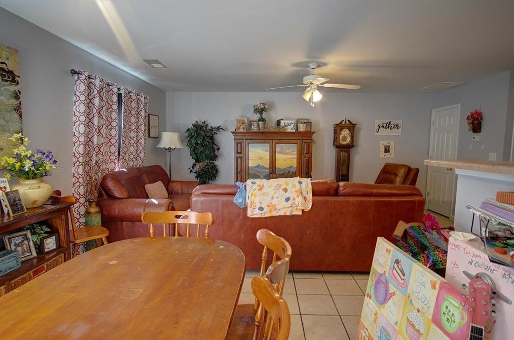 103 Avalon Dr, Calhoun GA 30701-9434 exterior