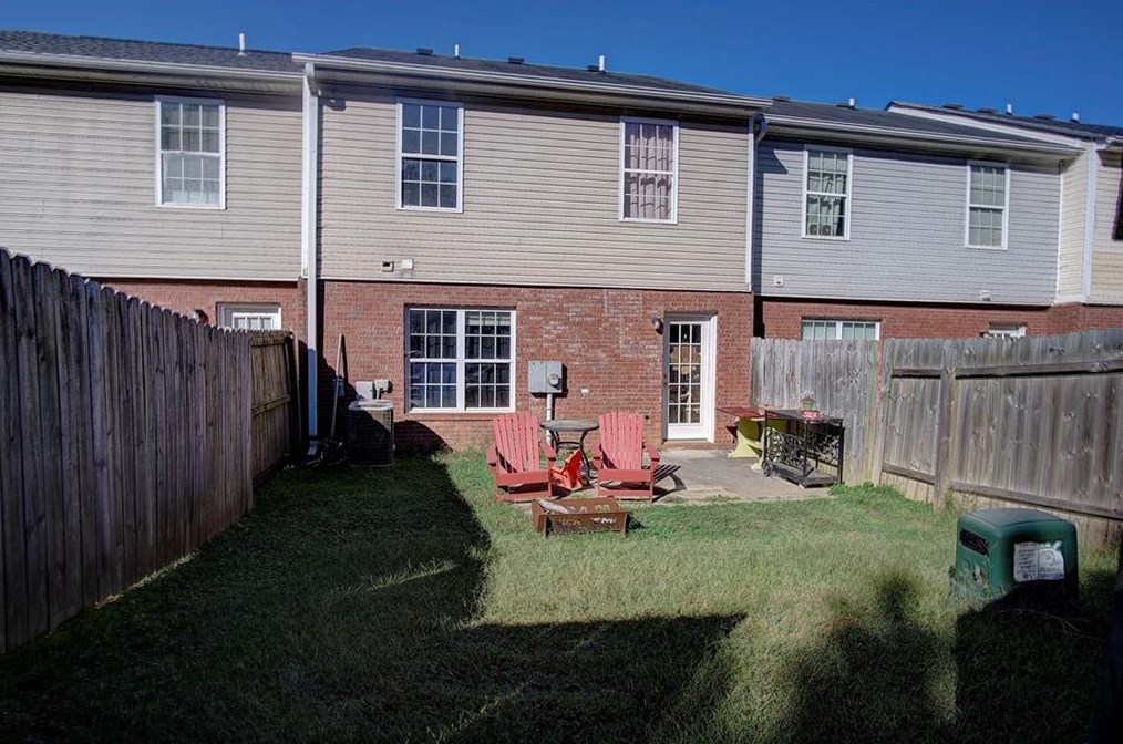 103 Avalon Dr, Calhoun GA 30701-9434 exterior