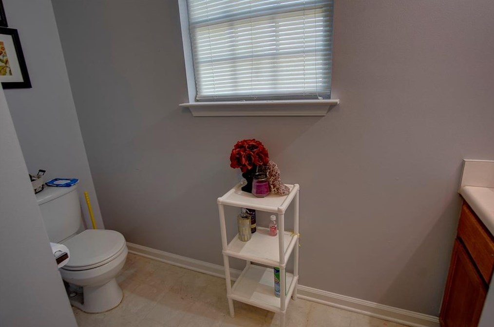 103 Avalon Dr, Calhoun GA 30701-9434 exterior