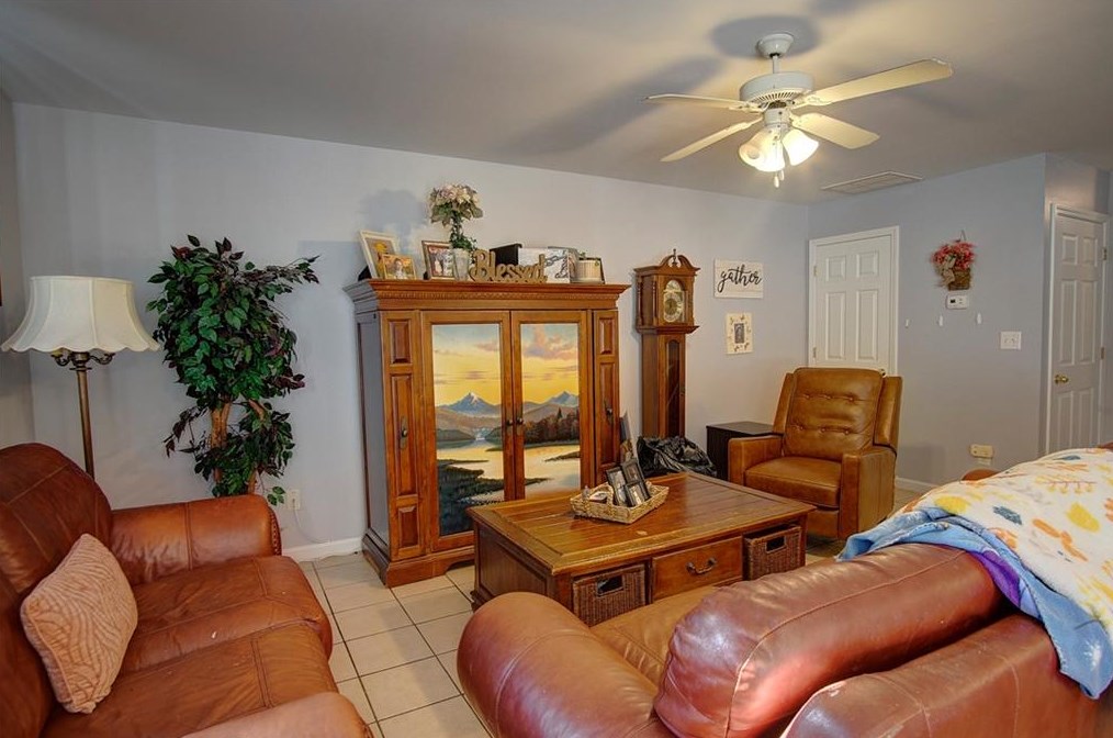 103 Avalon Dr, Calhoun GA 30701-9434 exterior