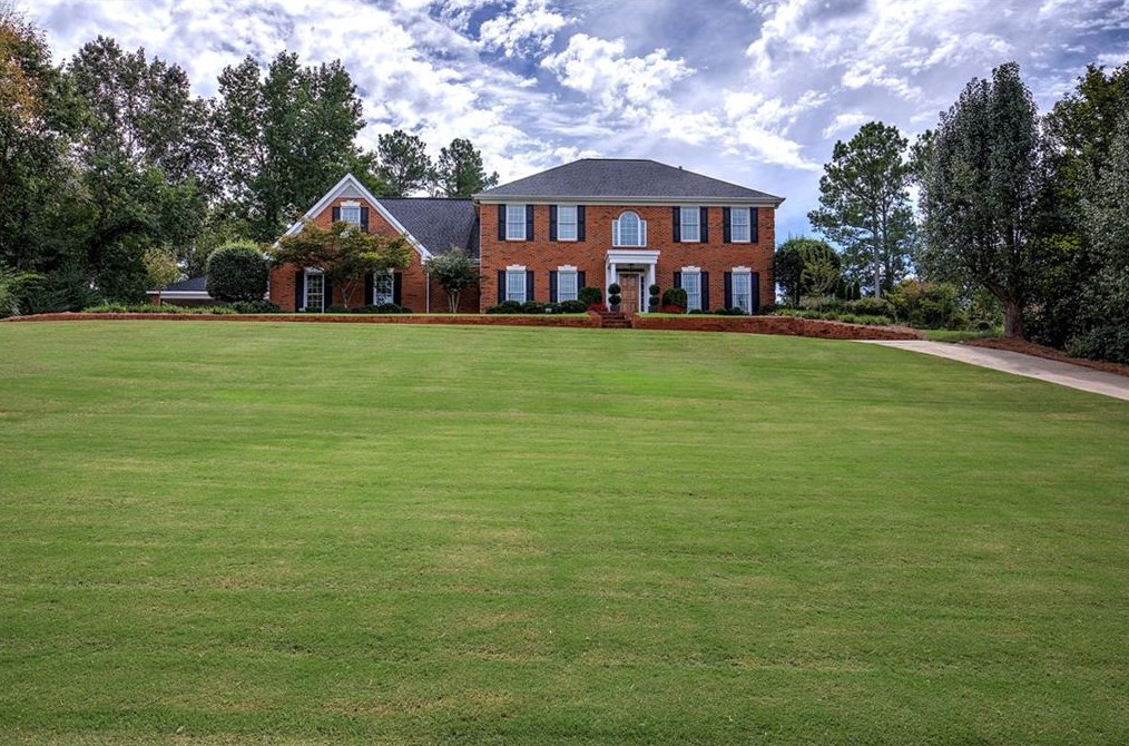171 Woodridge Dr, Calhoun, GA 30701-9424